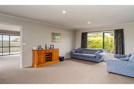 Photo of property in 15 Cochrane Drive, Kerikeri, 0230