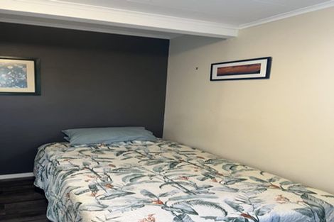 Photo of property in 108 Seaview Road, Paraparaumu Beach, Paraparaumu, 5032
