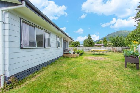 Photo of property in 35 Tania Crescent, Western Heights, Rotorua, 3015