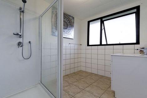 Photo of property in 17 Rehia Road, Massey, Auckland, 0614