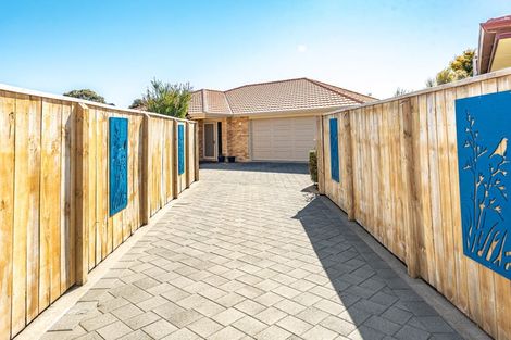 Photo of property in 16 Gilligan Close, College Estate, Whanganui, 4500