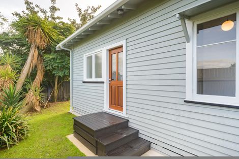 Photo of property in 57b Crewe Crescent, Hokowhitu, Palmerston North, 4410