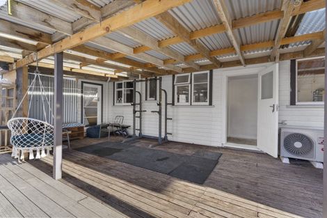 Photo of property in 9 Montgomery Street, Levin, 5510