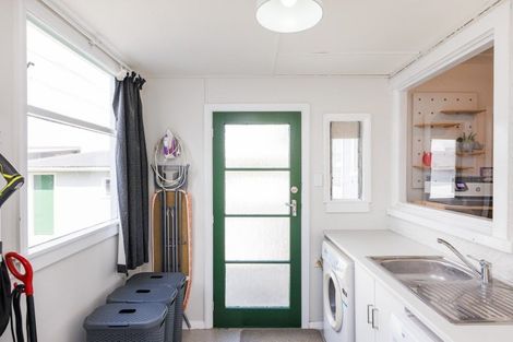 Photo of property in 958 Tremaine Avenue, Roslyn, Palmerston North, 4414