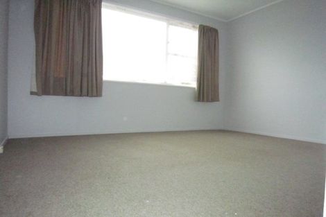 Photo of property in 38 Thornlow Street, Glendene, Auckland, 0602