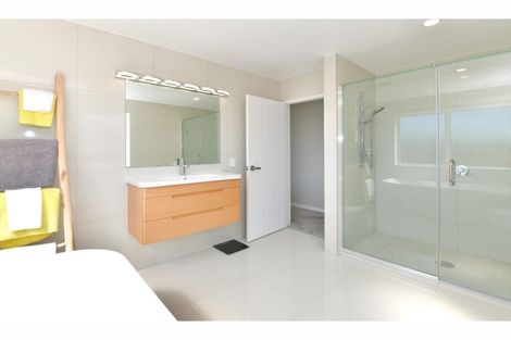 Photo of property in 12 Seaview Crescent, Hatfields Beach, Orewa, 0931