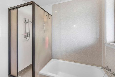 Photo of property in 19 Railway Esplanade, East Gore, Gore, 9710