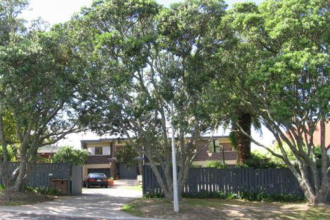 Photo of property in 32 Sharon Road, Waiake, Auckland, 0630