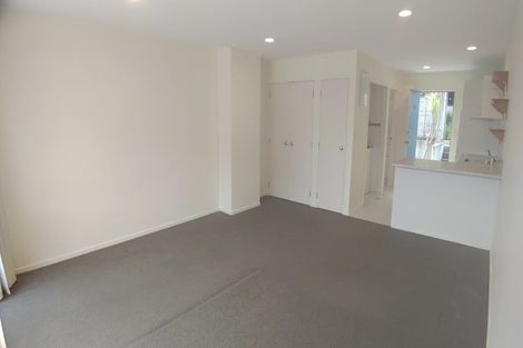 Photo of property in 2d/20 Ian Marwick Place, Birkenhead, Auckland, 0626