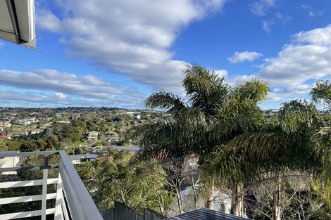 Photo of property in 166 Carlisle Road, Northcross, Auckland, 0632