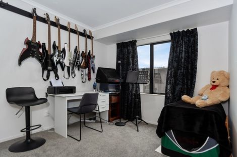 Photo of property in 21 Hawk Place, Welcome Bay, Tauranga, 3112