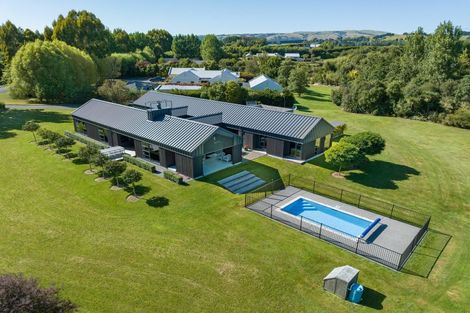 Photo of property in 102 Oxford Street, Martinborough, 5711