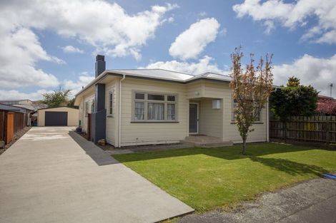 Photo of property in 25 Edgeware Road, Palmerston North, 4410