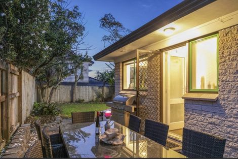 Photo of property in 2/2 Pakuranga Road, Howick, Auckland, 2010