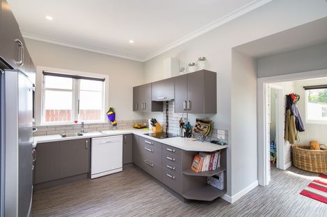 Photo of property in 25 Edgeware Road, Palmerston North, 4410