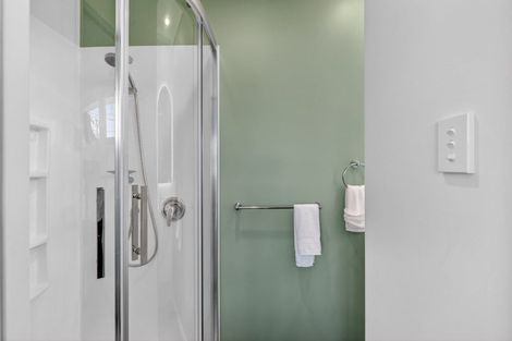 Photo of property in 102 Mount View Road, Melville, Hamilton, 3206