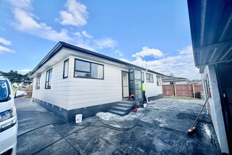 Photo of property in 27 Dissmeyer Drive, Clover Park, Auckland, 2019