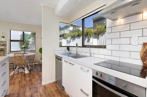 Photo of property in 18 Seymour Place, Bellevue, Tauranga, 3110