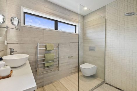 Photo of property in 2/2 Omana Road, Milford, Auckland, 0620