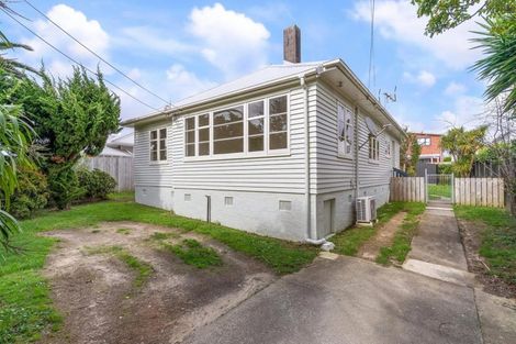 Photo of property in 48 Premier Avenue, Point Chevalier, Auckland, 1022