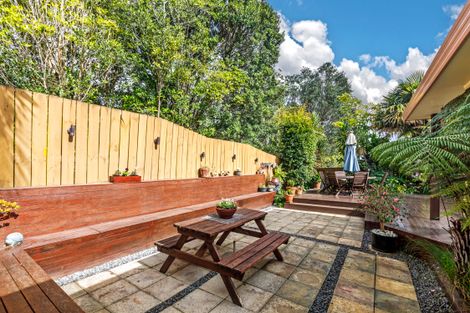 Photo of property in 22 Margaret Henry Crescent, Oteha, Auckland, 0632