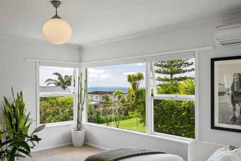 Photo of property in 3/619 Beach Road, Rothesay Bay, Auckland, 0630