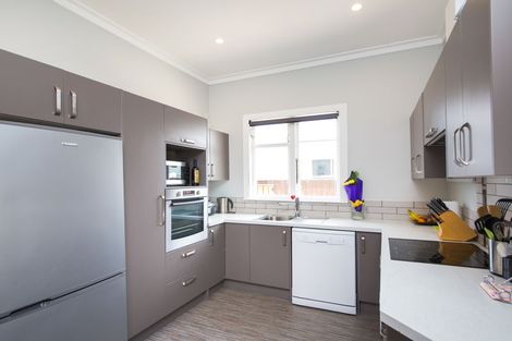Photo of property in 25 Edgeware Road, Palmerston North, 4410