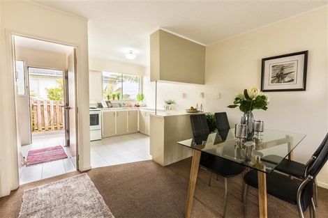 Photo of property in 2/200 Chivalry Road, Glenfield, Auckland, 0629