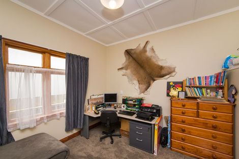 Photo of property in 25 Edgeware Road, Palmerston North, 4410