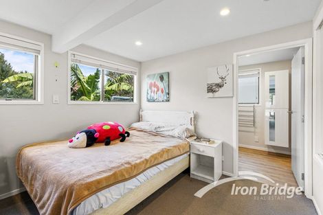 Photo of property in 2/15 Ridgewood Crescent, Birkenhead, Auckland, 0626