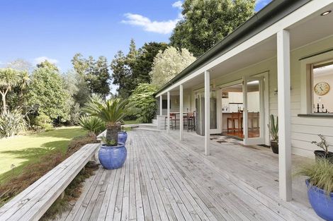 Photo of property in 186 Boord Crescent, Kumeu, 0891