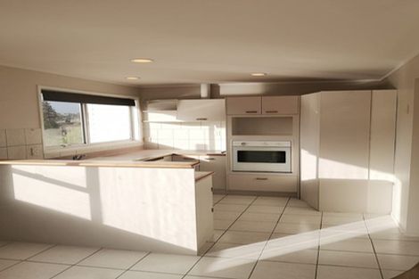 Photo of property in 66 Alexander Street, Cockle Bay, Auckland, 2014