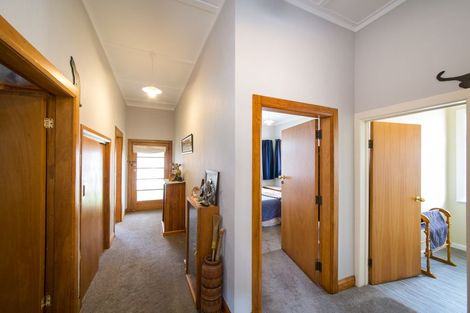 Photo of property in 25 Edgeware Road, Palmerston North, 4410