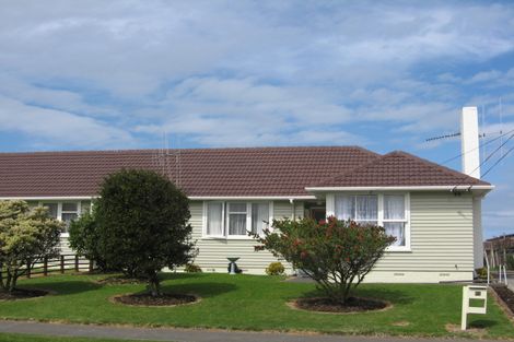 Photo of property in 62 Matipo Street, Castlecliff, Wanganui, 4501
