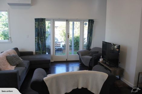 Photo of property in 423 Saint Aubyn Street West, Hastings, 4122