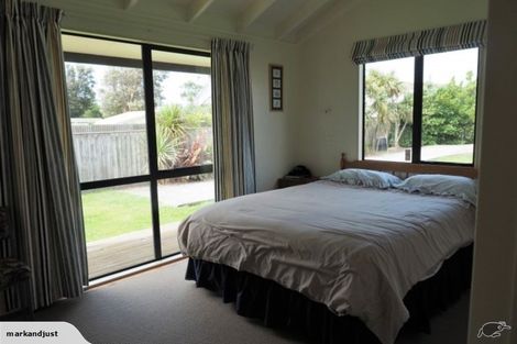 Photo of property in 66 Park Avenue, Waitarere Beach, Levin, 5510