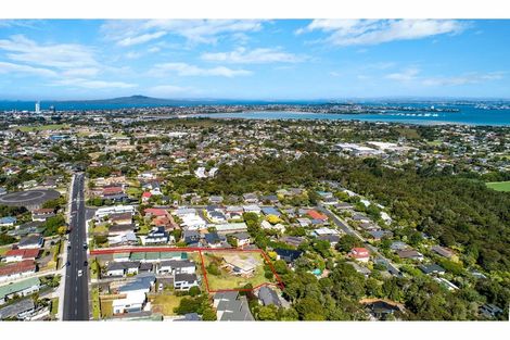 Photo of property in 83 Pupuke Road, Northcote, Auckland, 0627