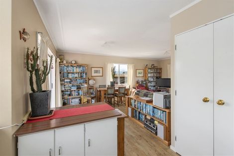 Photo of property in 3 Mavis Avenue, Waikawa Beach, Manakau, 5573