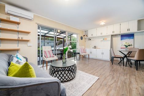 Photo of property in 2/7 Dakota Avenue, Beach Haven, Auckland, 0626