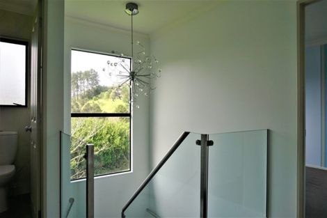 Photo of property in 14 Michael Bosher Way, Flat Bush, Auckland, 2019