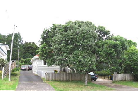 Photo of property in 1/39 Hillcrest Avenue, Hillcrest, Auckland, 0627