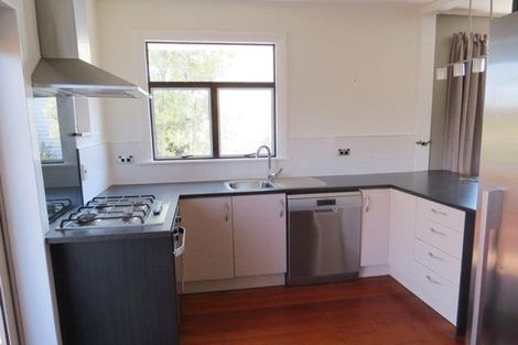 Photo of property in 4 Awanui Street, Merrilands, New Plymouth, 4312