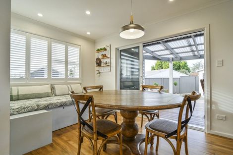 Photo of property in 3 James Cook Street, Havelock North, 4130