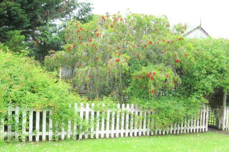 Photo of property in 10 Benita Place, Sunnyvale, Auckland, 0612