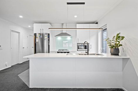 Photo of property in 22 Kapowai Boulevard, Takanini, 2112