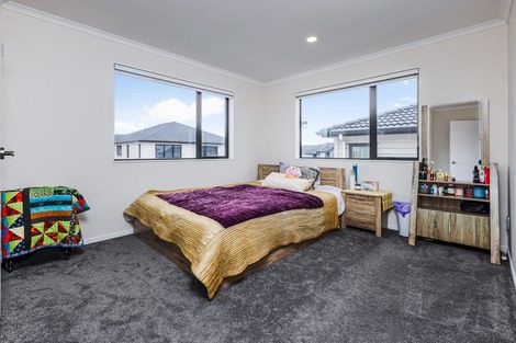 Photo of property in 32 Carrickdawson Drive, Flat Bush, Auckland, 2019