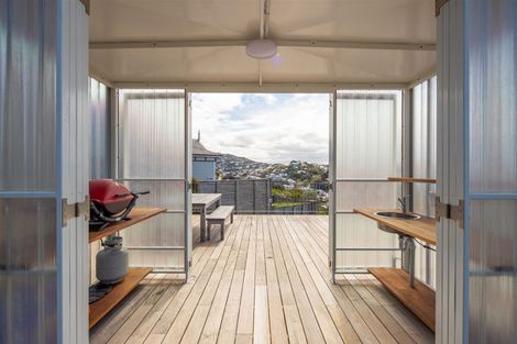 Photo of property in 6 Crawford Road, Kilbirnie, Wellington, 6022