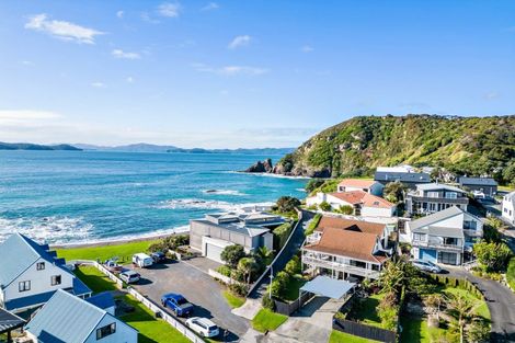 Photo of property in 21 Du Fresne Place, Russell, 0202