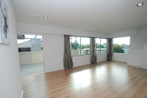 Photo of property in 35a Bay Street, Red Beach, 0932