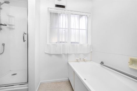 Photo of property in 2/10 Grande Vue Road, Hillpark, Auckland, 2102